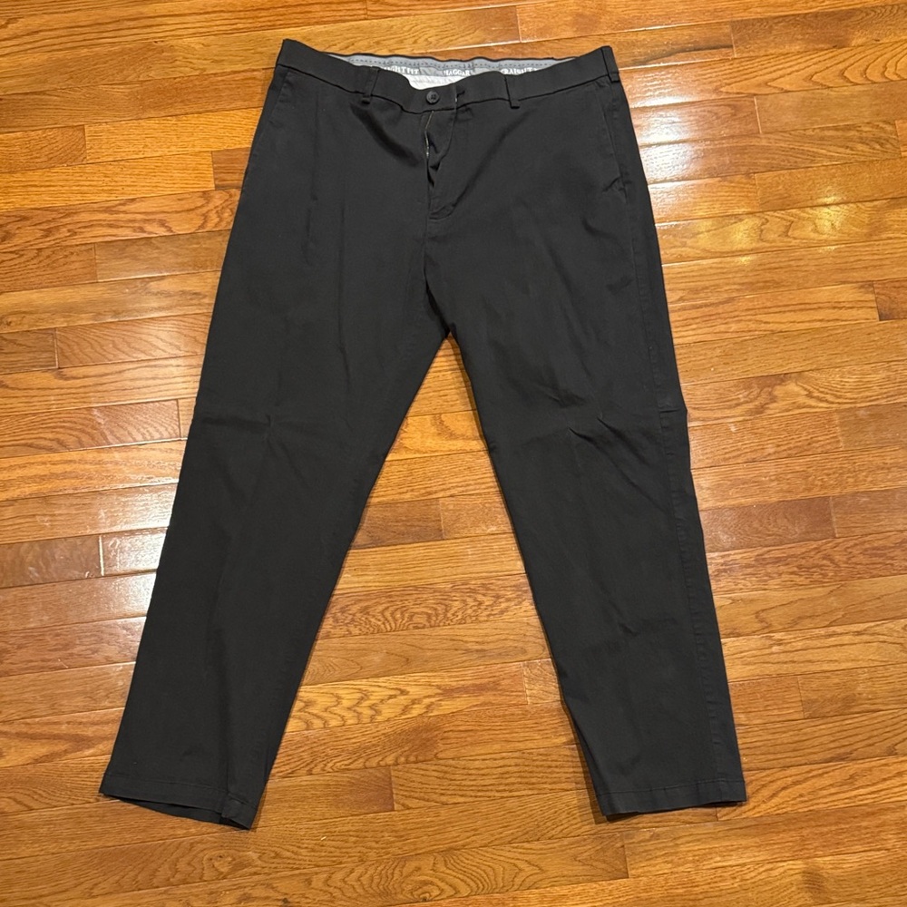 Haggar Men's Straight Fit Premium Soft Dark Gray Chinos